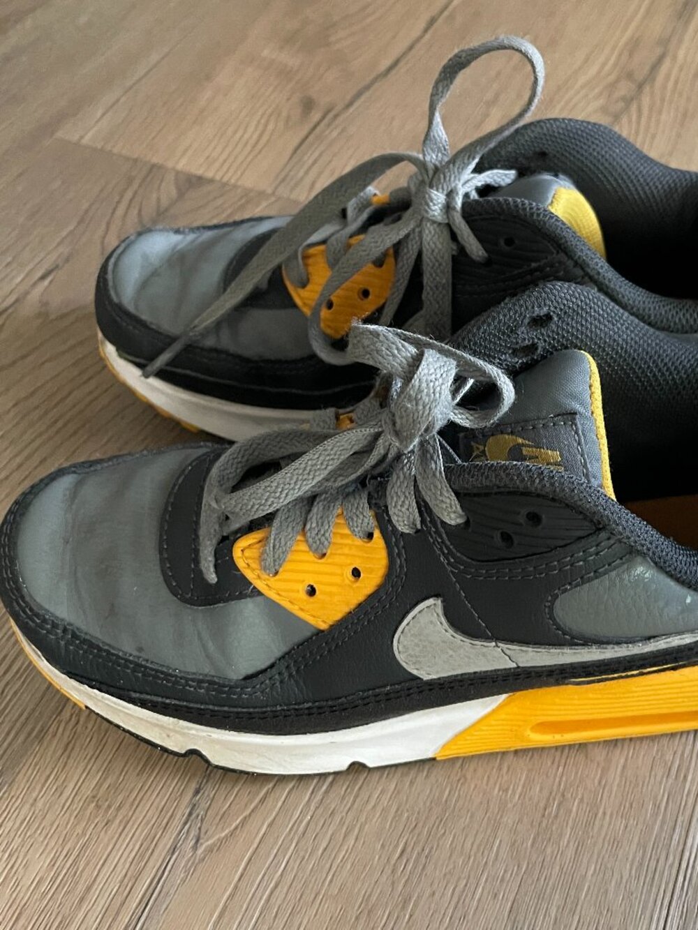 Nike Air Max 90 SIZE 3.5Y Kid's Shoes Youth Smoke Grey/Yellow/Black HF6358-004